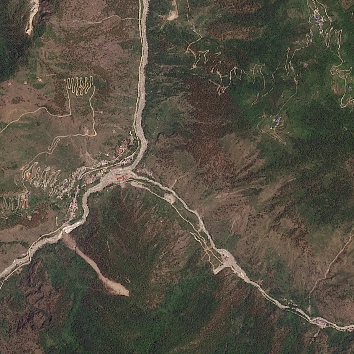 Before flood: 27 May 2026 · PlanetScope